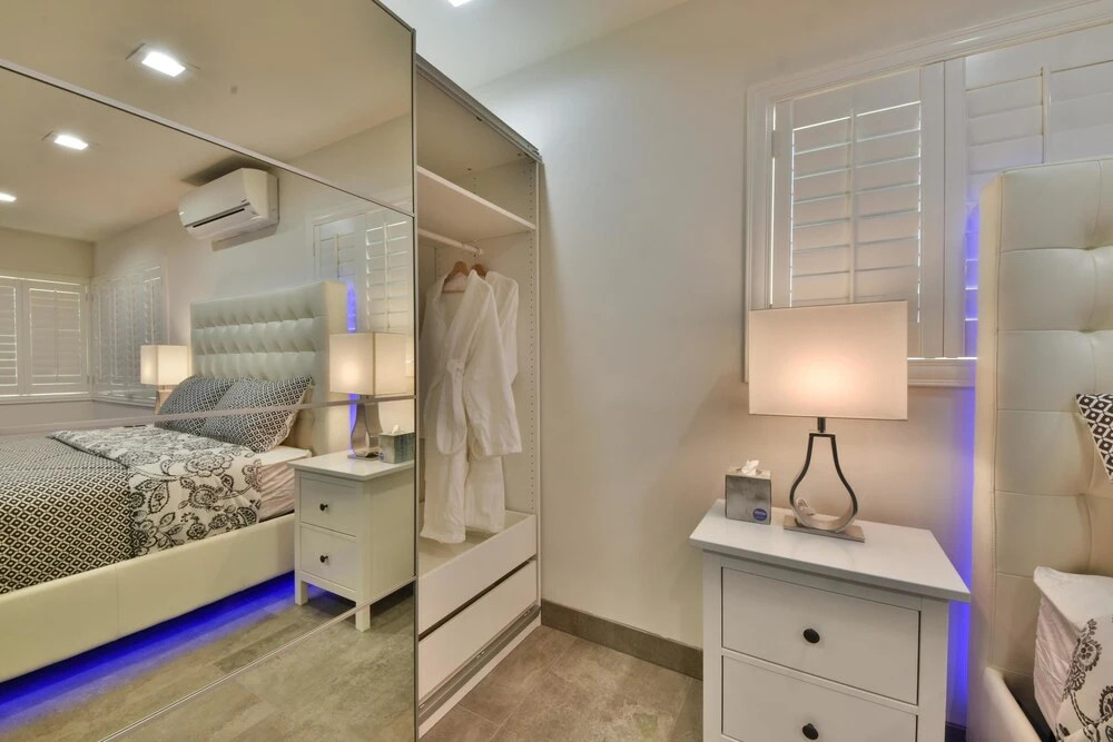 1244#7 Remodeled Luxury Condo With Stunning Views of Beach & Bay