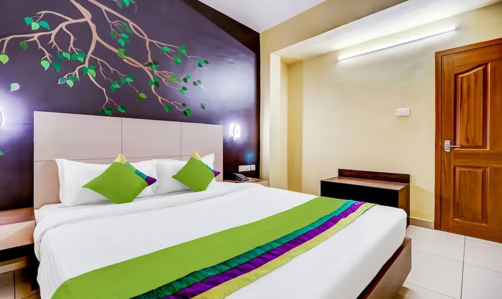 Treebo Petals Suites Marine Drive