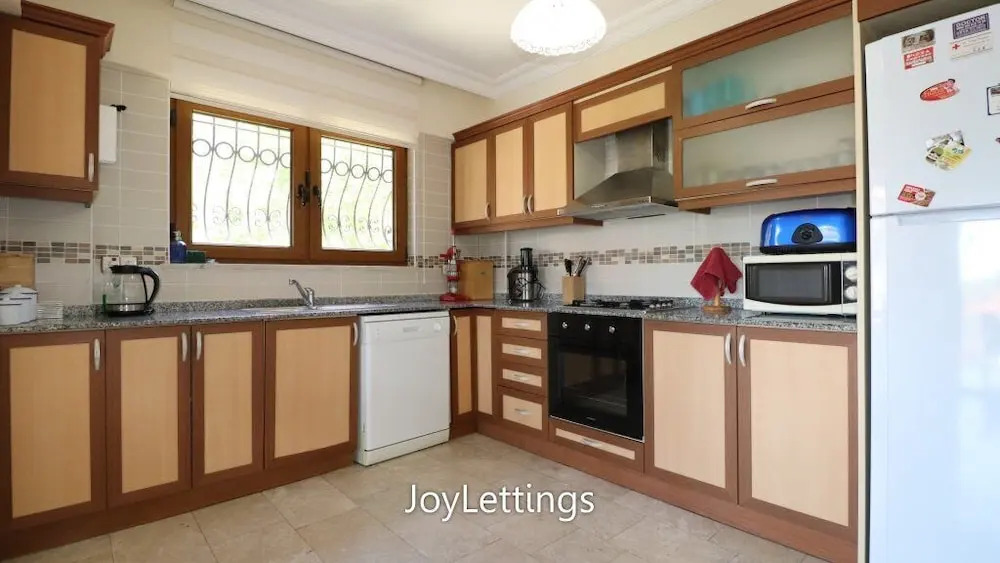 Villa AX07 by JoyLettings