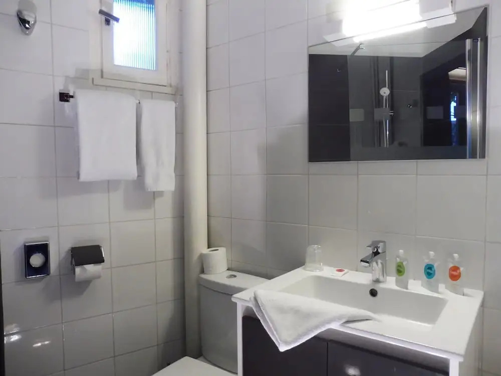 Cube Hotel