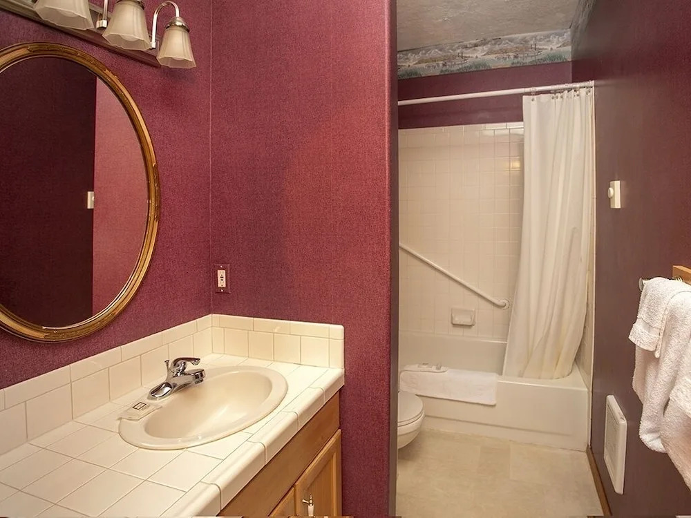 Gateway Inn 6 Bedroom Home