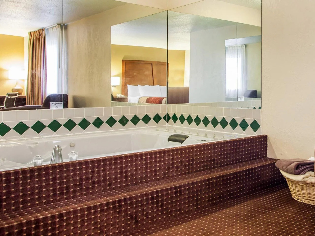 Quality Inn Waverly