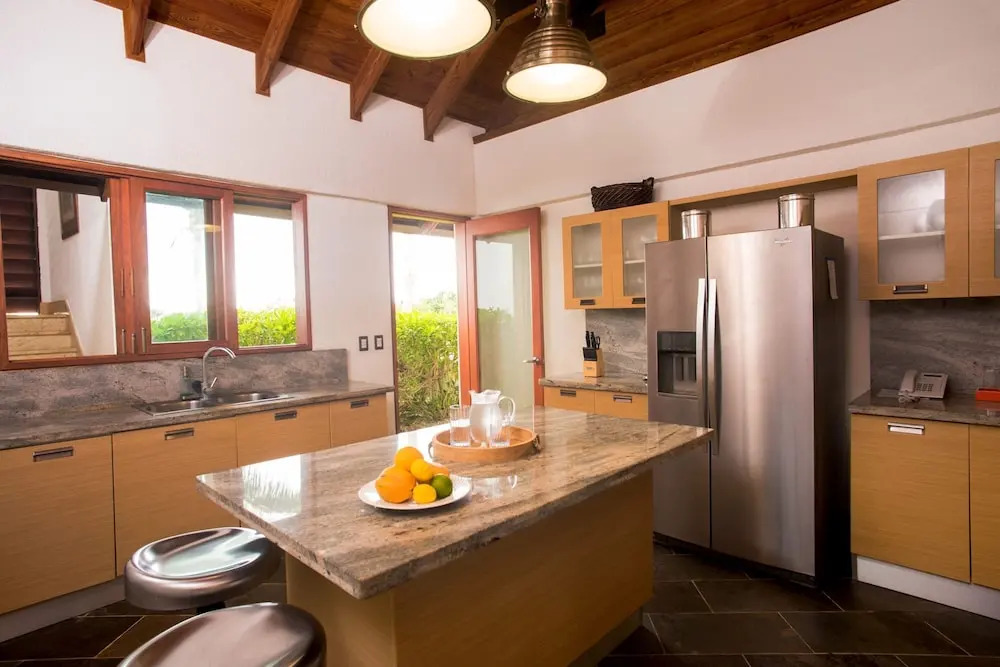 Oceanview Lux Villa - With Eden Roc Club Access