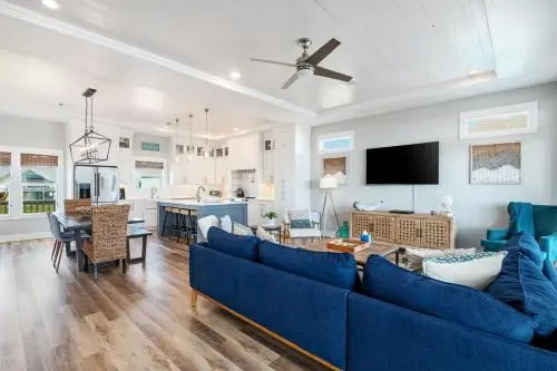 Ez Come Ez Geaux 4 Bedroom Home by Redawning