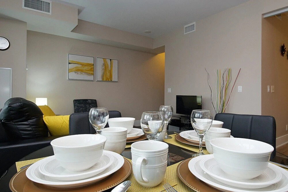Whitehall Suites - Front Street West