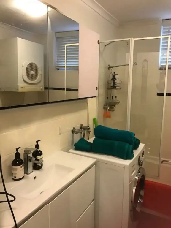 Cozy Marrickville Apartment Near Centre