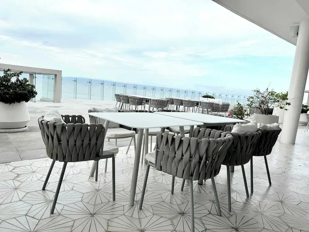 Bolongo 2BR Your Exclusive Oceanfront Escape