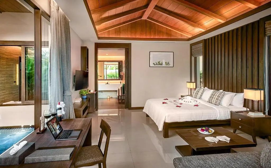 Khanom Beach Resort And Spa