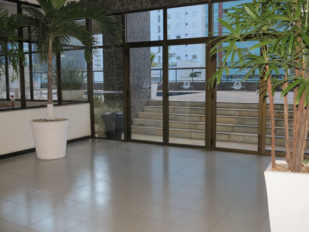 Stay - Apartamentos, Studios e Quartos - Piscina, Jacuzzi e Sauna - 400m da Praia Central