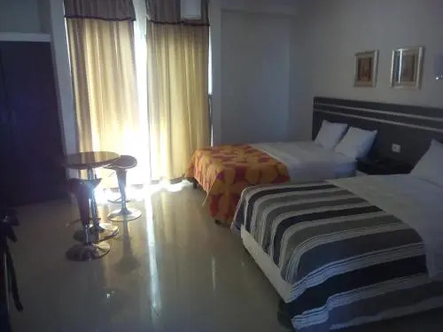 Country Hotel