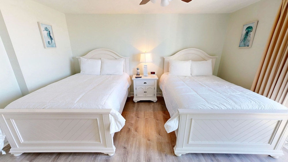 Shoreline Towers 2082 2 Bedroom Condo