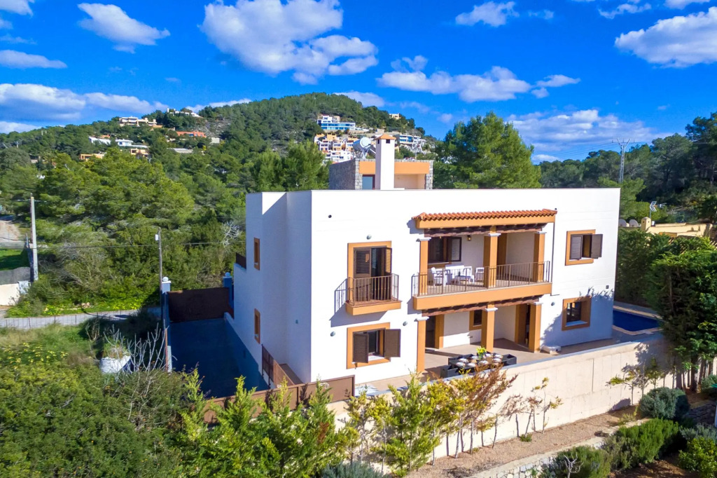 Villa Near Ibiza Town Sleeps 1214