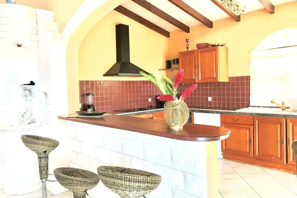 Spacieuse villa à Deshaies avec piscine privée