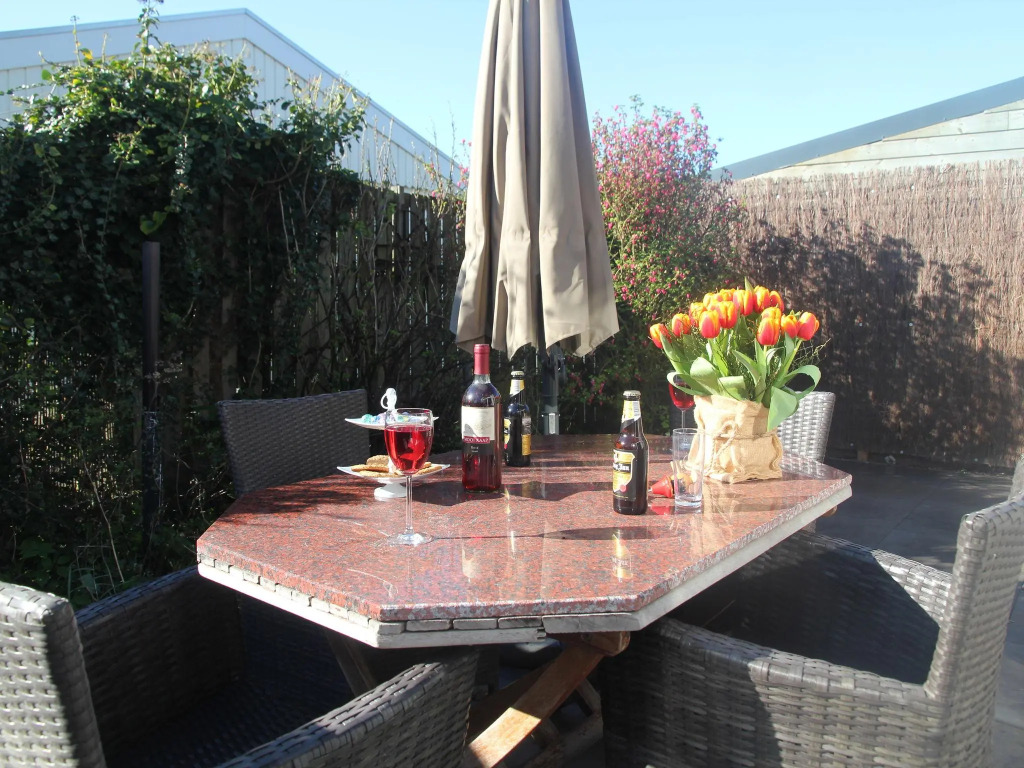 Home in Egmond aan den Hoef with Private Terrace and Garden