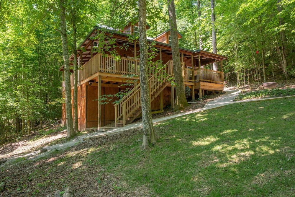 Wifi & Hot Tub, Large Family - Climb On in Rrg!
