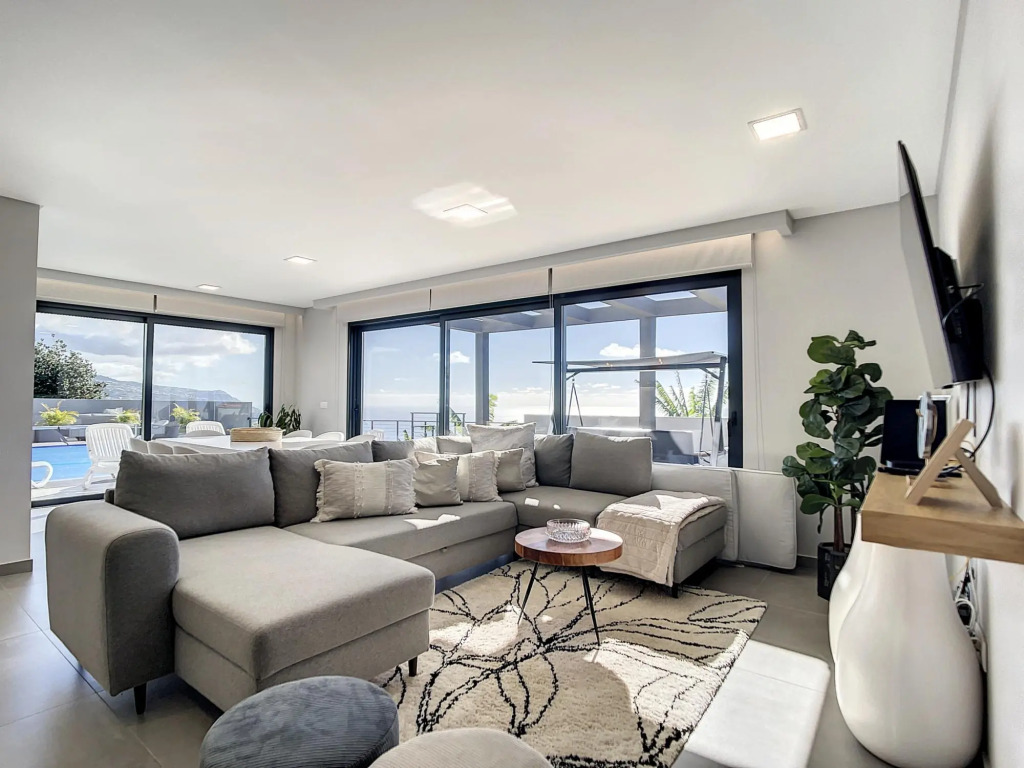 Villa de la Ponte by Atlantic Holiday