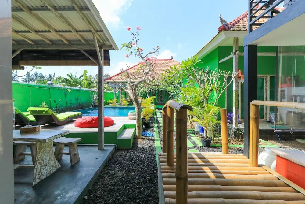 The Green Groves Hostel