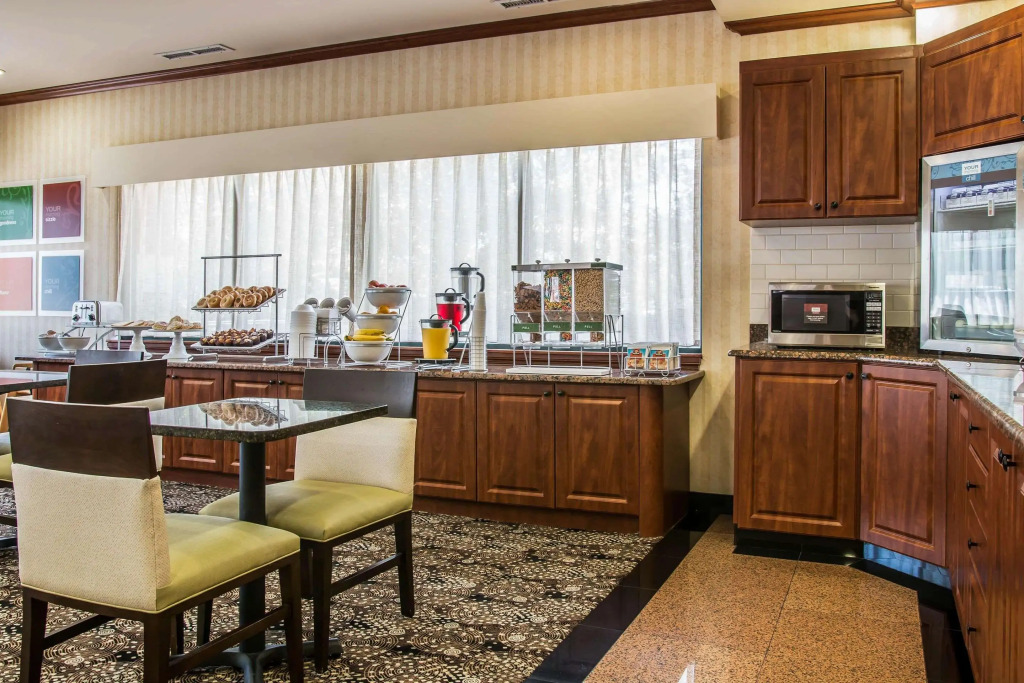 Comfort Suites Canton - Detroit