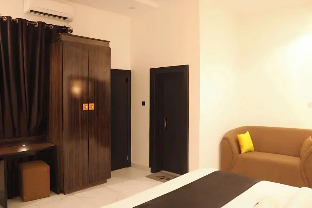 Victorian Bloom Hotel & Resort