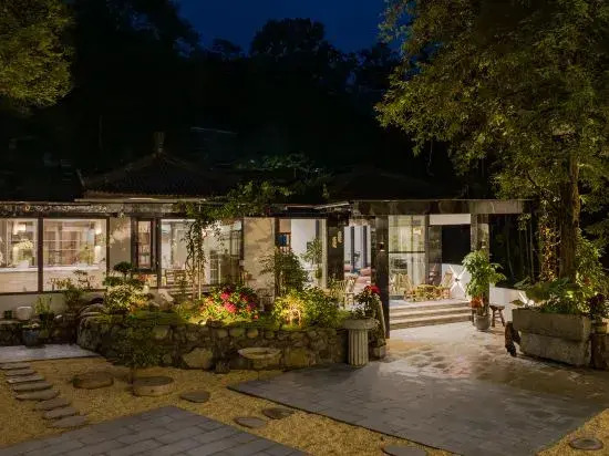 Summer Falls Homestay in Xiazhuang