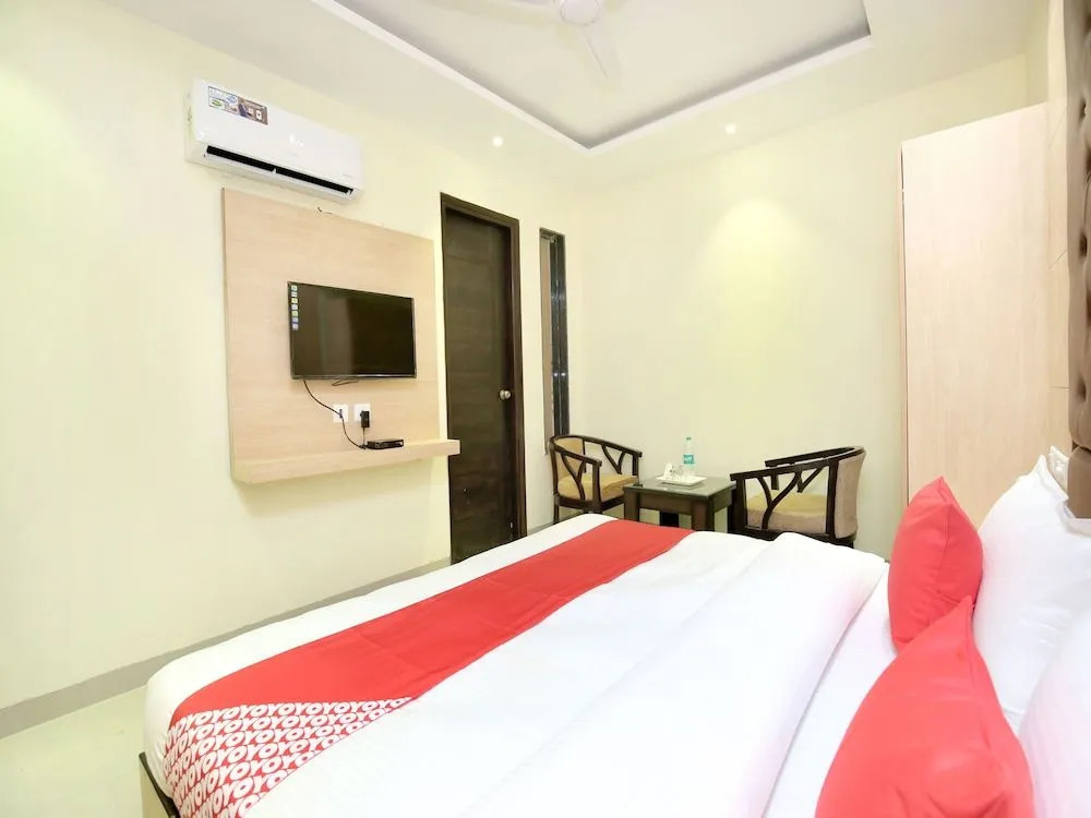 OYO 15486 Hotel New Diamond