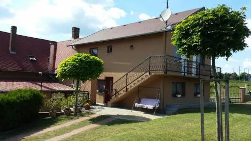 Éva Apartman