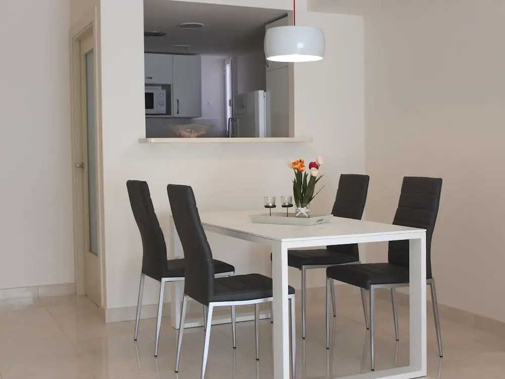 Quaint Apartment in Roses near Nova Sand Beach