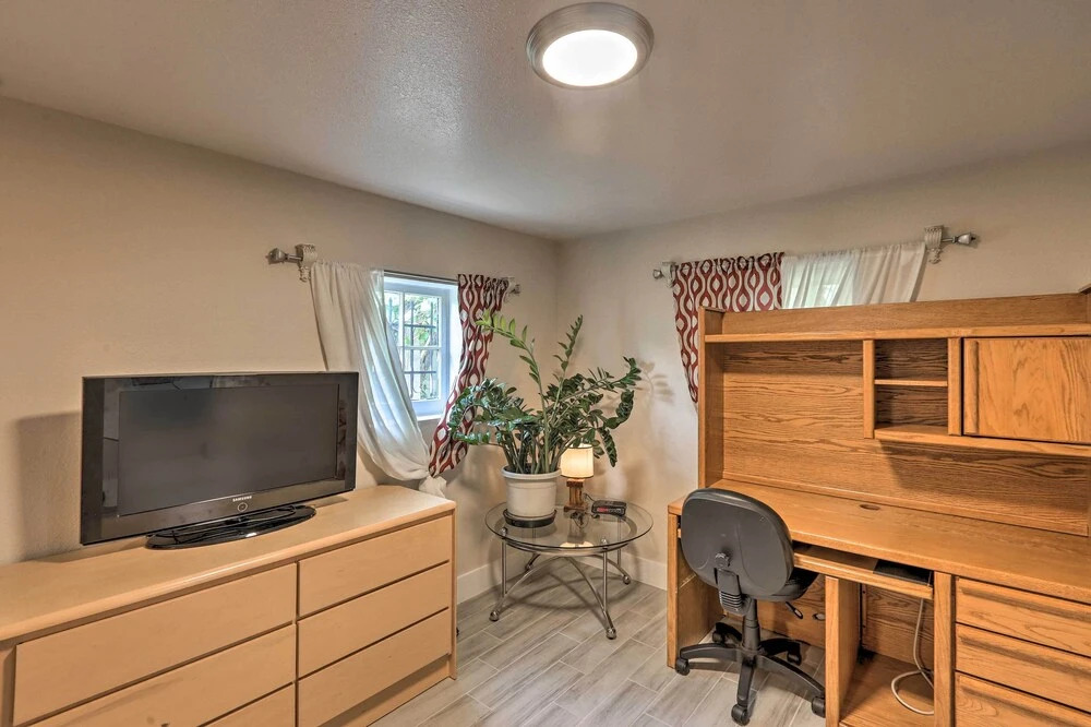 Trendy Denver Getaway ~ 4 Mi to Downtown!