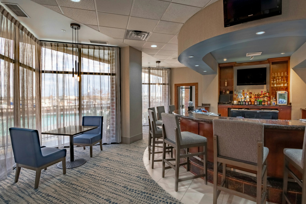 DoubleTree by Hilton New Bern - Riverfront