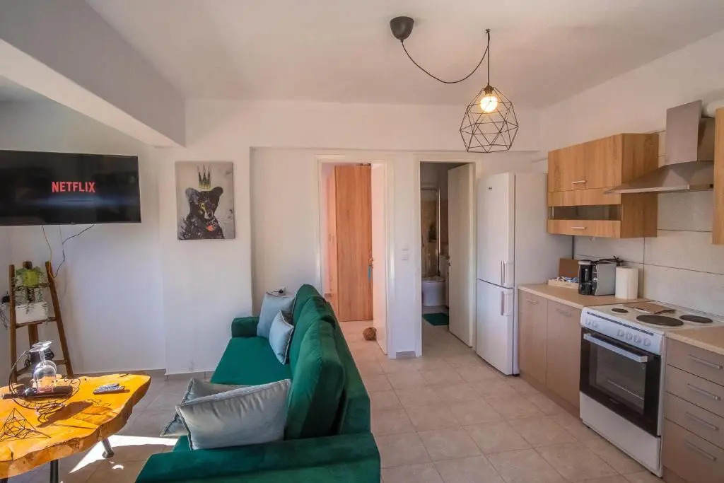Remvi GUEST HOUSE