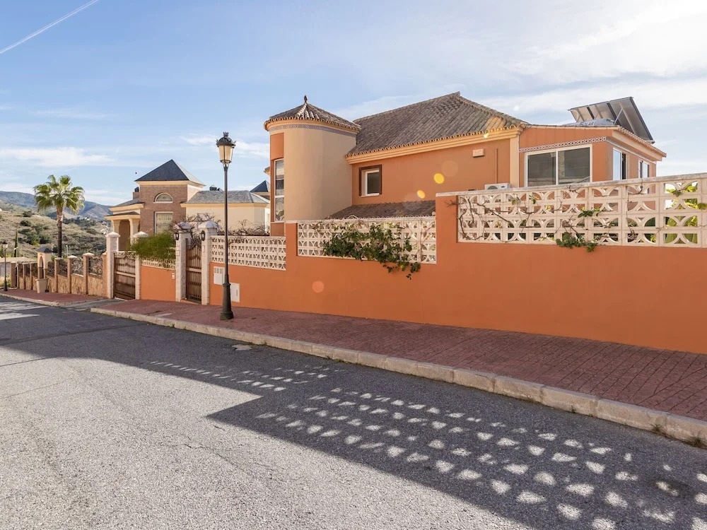 Lavish Villa in Málaga With Swimming Pool