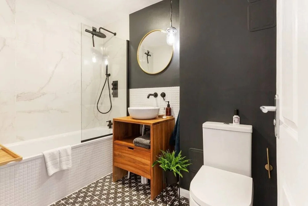 Designer 3 Bed House With Spacious Interior in Haggerston