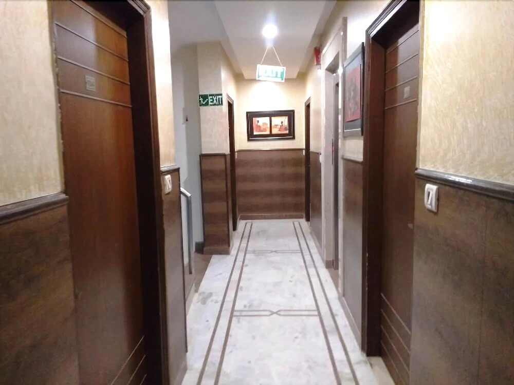 Hotel Golden Wings 2 mnts New Delhi railway station