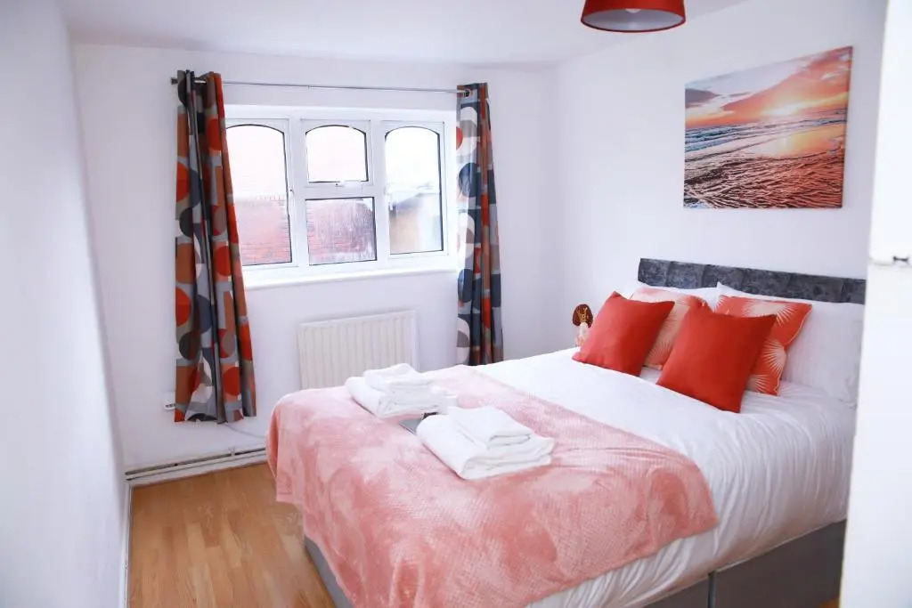 Lovely 2-bed Apartment in Harrow