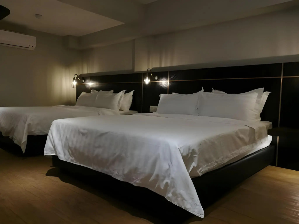 Riverside Boutique Hotel