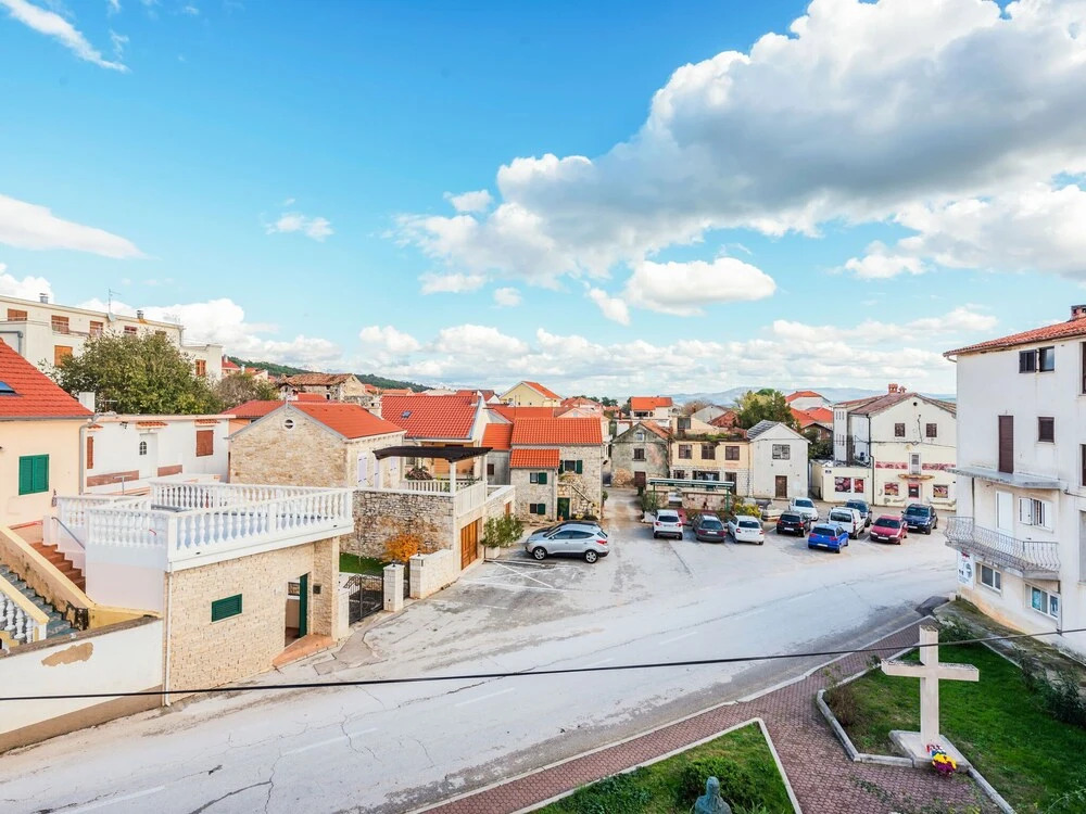 Pleasant Apartment in Posedarje near Sea