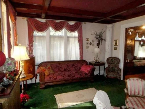 The Victorian Tudor Inn