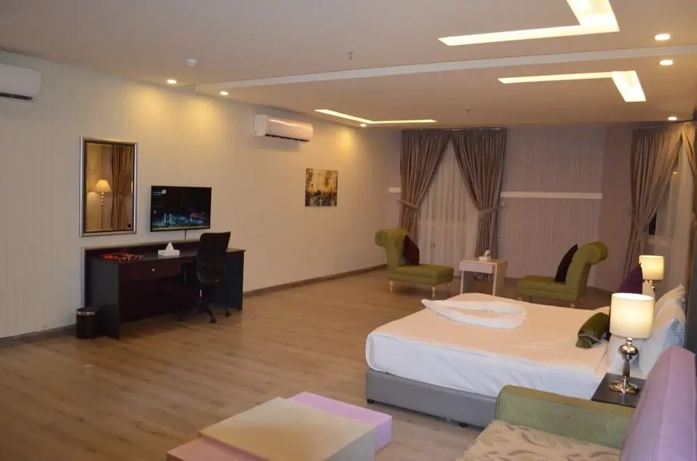 Noah Hotel