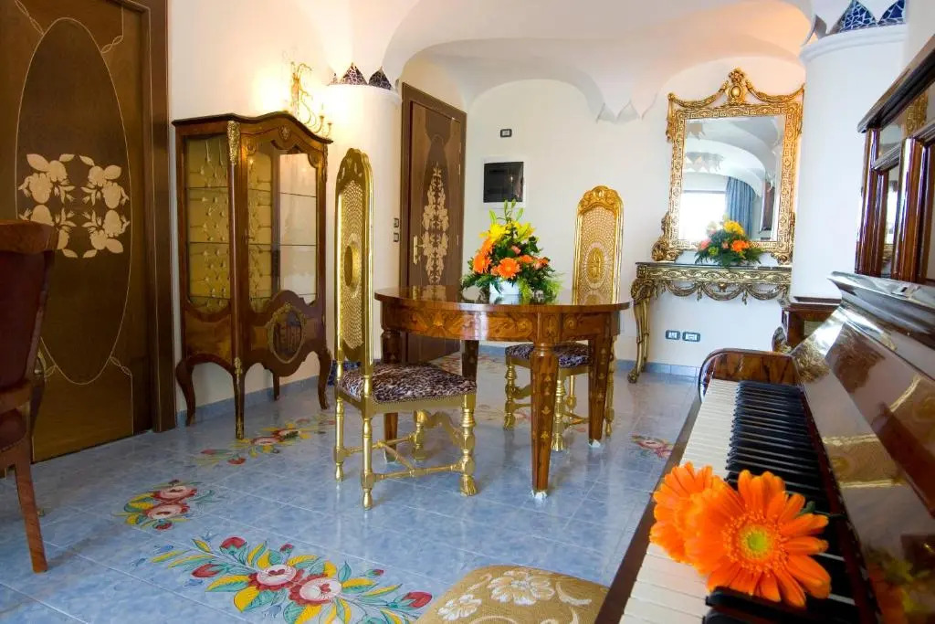 Strand Hotel Delfini