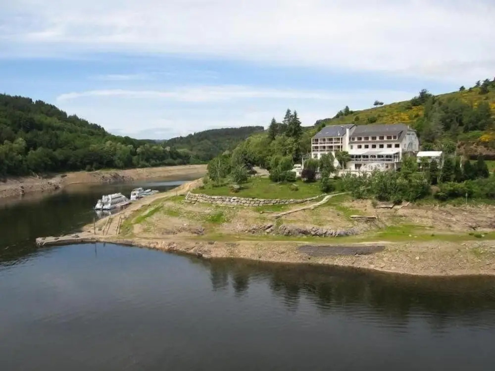 Garabit Hotel