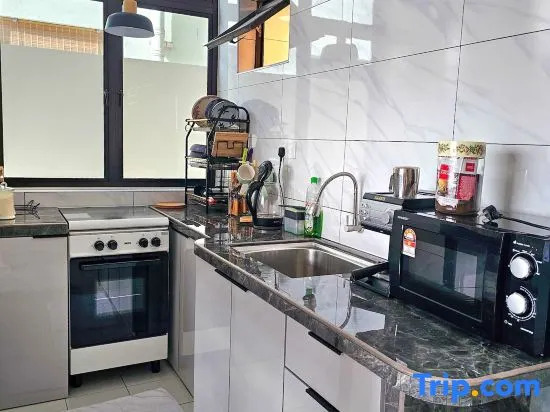812 • MT Breeze House • Andaman Sea
