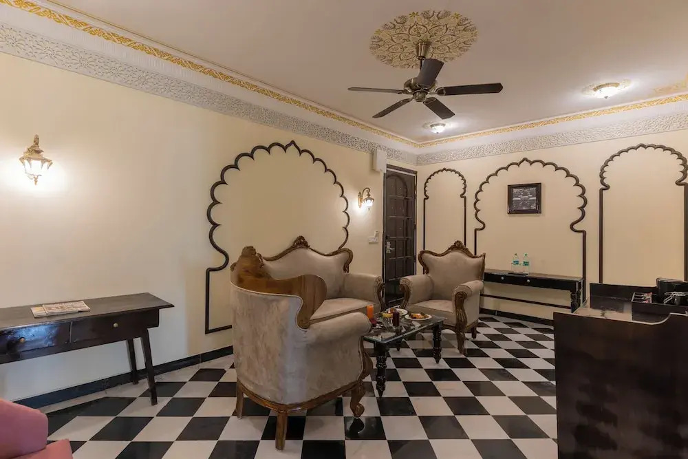 Kesarbagh Palace