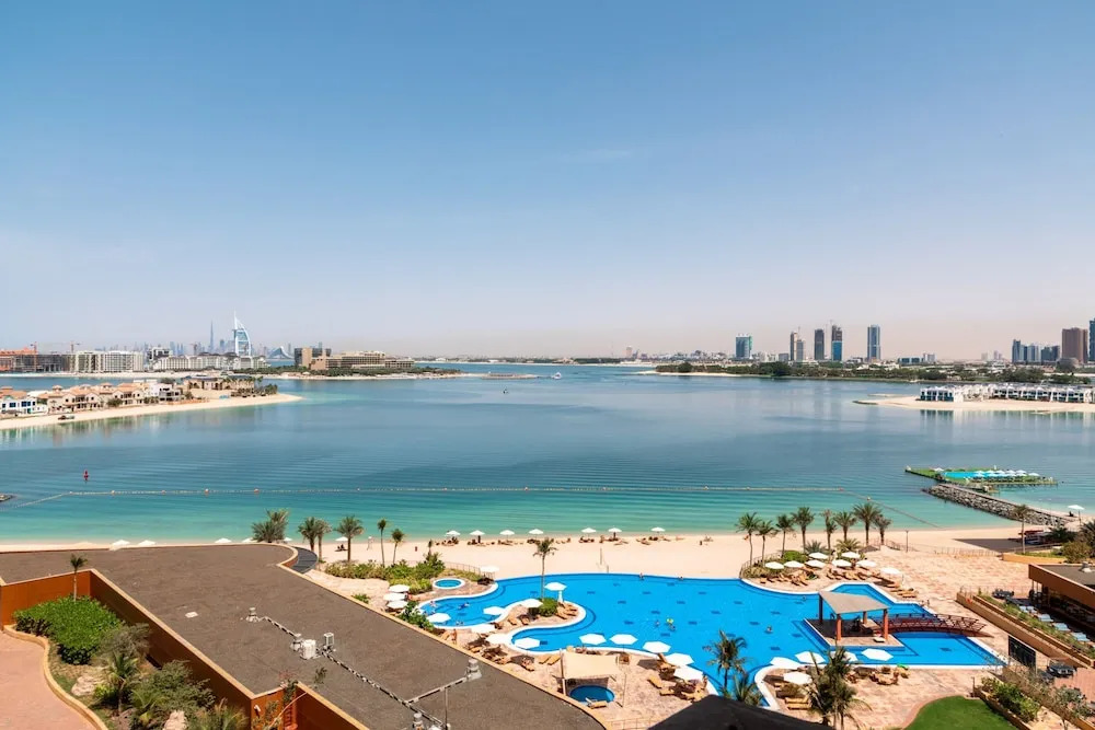 Exquisite 2BR w Exclusive Beach Access at the Palm
