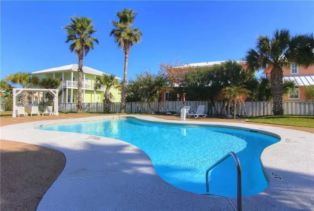 Aransas Palms - 4 Br home by RedAwning