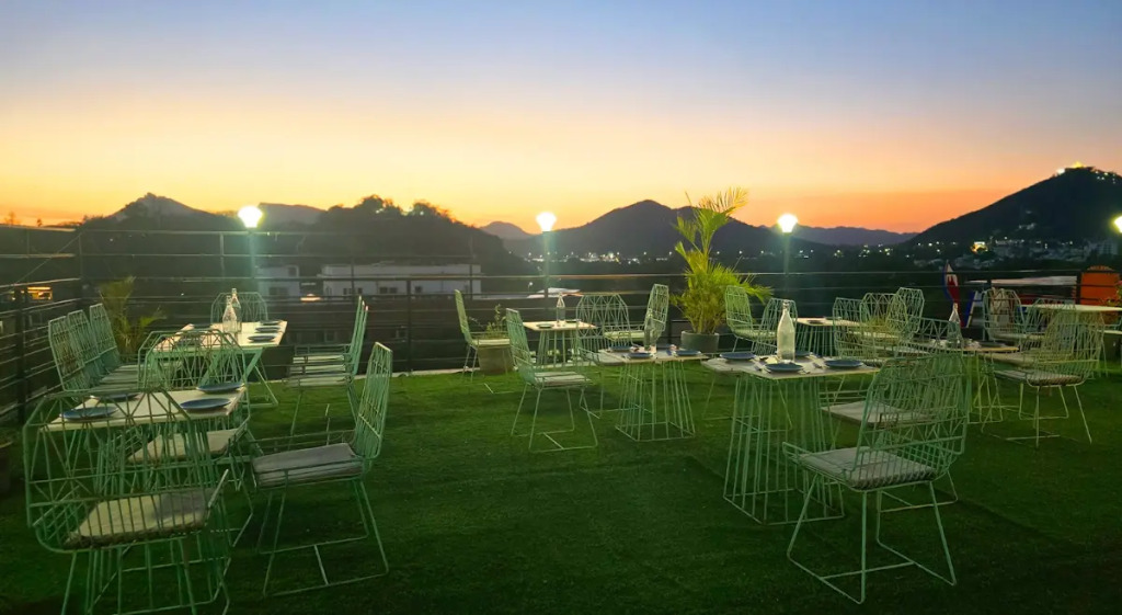 Hotel Apricot One - Udaipur