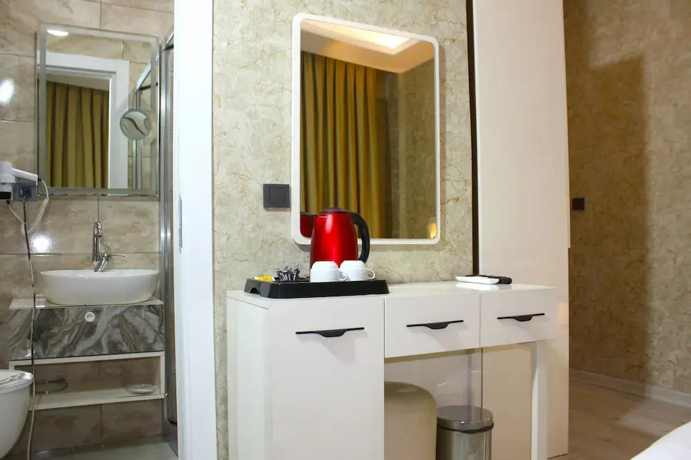 Sword Suit Hotel
