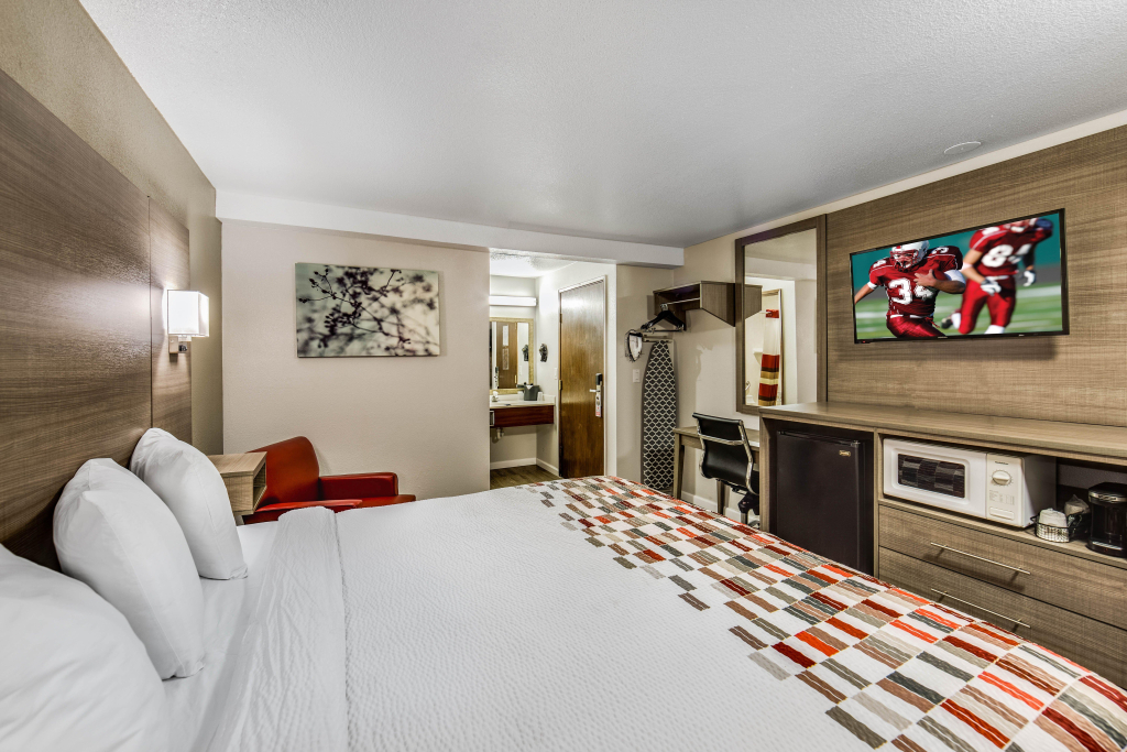Ramada by Wyndham Medford Airport North