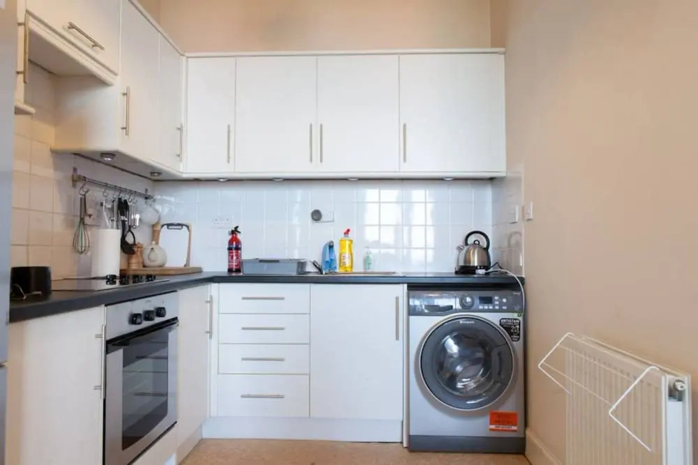 2 Bedroom Flat By The Sea