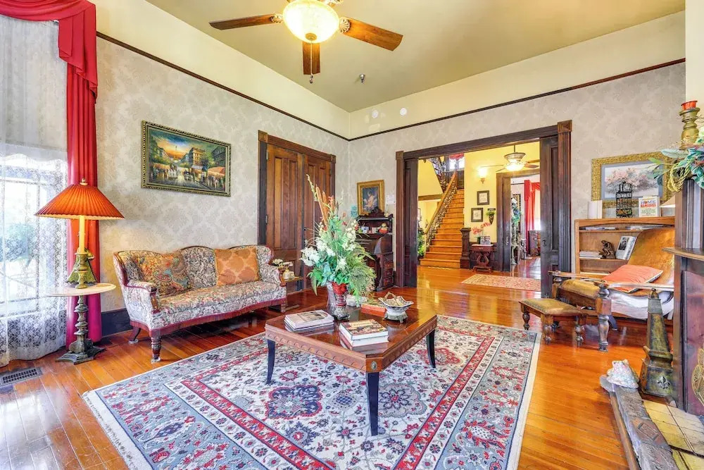 'grand Gables' Home: 1 Block to St Johns River!