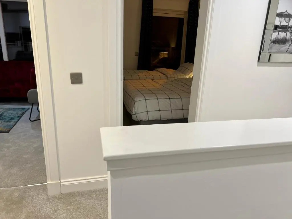 DESIGNER HOUSE - University of Glasgow / Central Glasgow 'Hillhead' West End G12 - Luxurious & Contemporary Detached House / Terrace / Garden / 'electric car charging' Garage Parking
